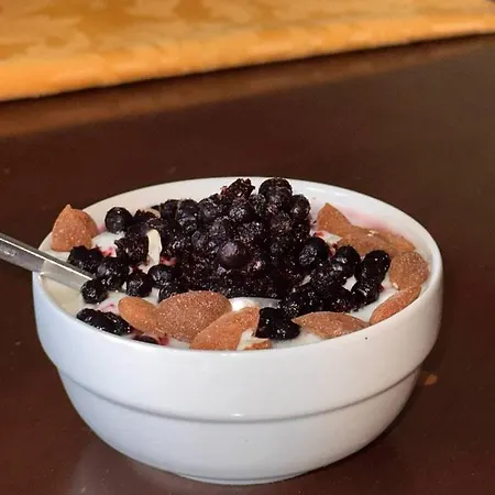 Sunny Riverside Tirana's Oasis - Breakfast & Dinner Tiran