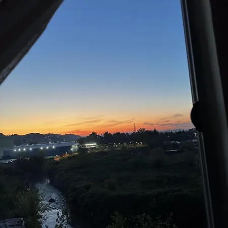 Sunny Riverside Tirana's Oasis - Breakfast & Dinner Δωμάτια σε οικογενειακή κατοικία *