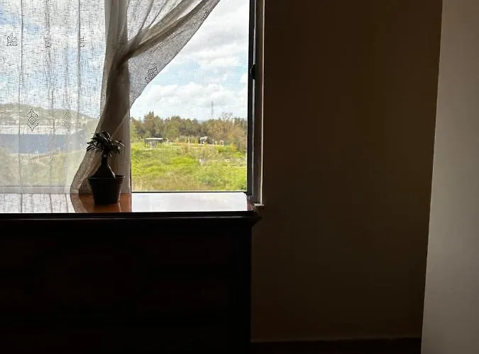 Sunny Riverside Tirana's Oasis - Breakfast & Dinner * 地拉那