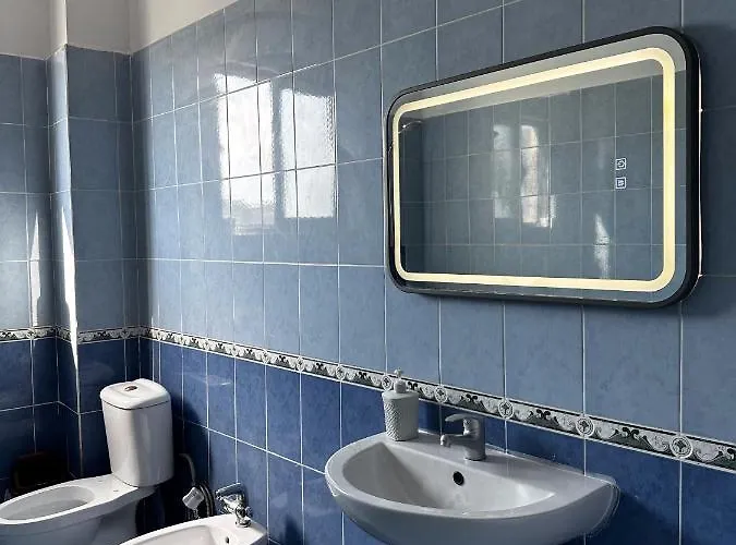 民宿 Sunny Riverside Tirana's Oasis - Breakfast & Dinner 地拉那