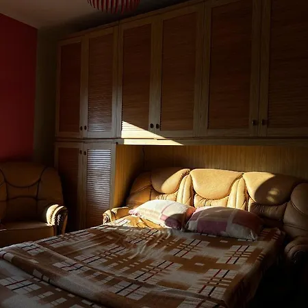 Sunny Riverside Tirana's Oasis - Breakfast & Dinner منزل للإقامة تيرانا