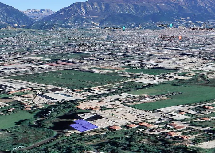 בית אירוח Sunny Riverside Tirana's Oasis - Breakfast & Dinner