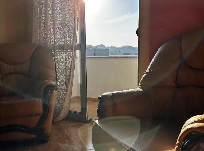 Sunny Riverside Tirana's Oasis - Breakfast & Dinner בית אירוח *