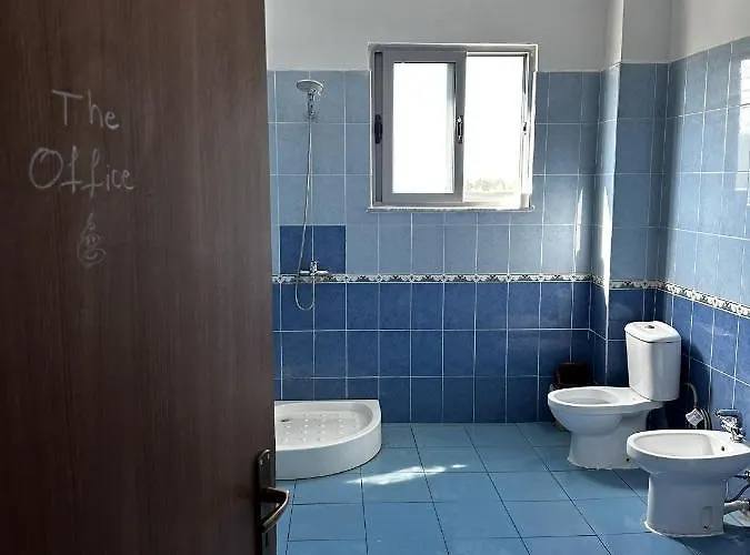 Sunny Riverside Tirana's Oasis - Breakfast & Dinner בית אירוח